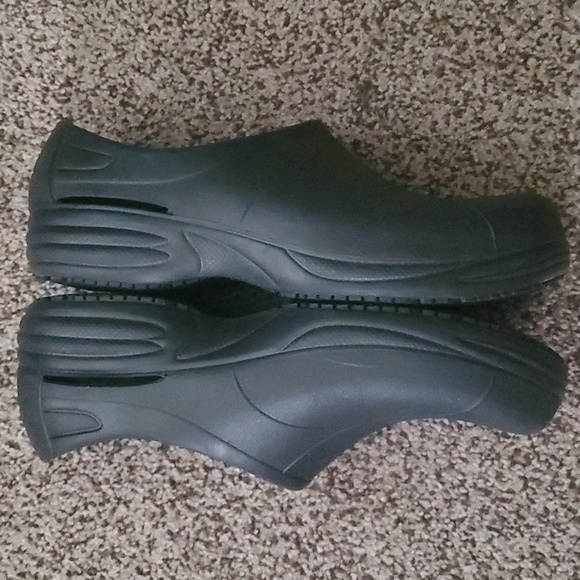 Tredsafe Unisex Black Slip Resistant Slip-On Clogs Shoes Men's 10 Women's 11W - Picture 7 of 8